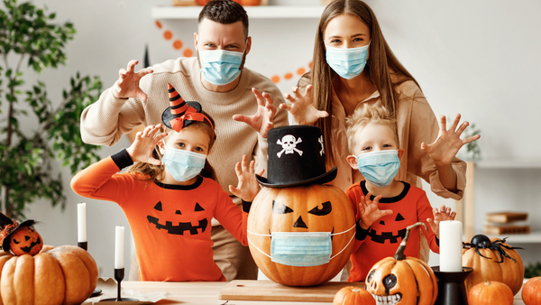 HOW TO MAKE SURE YOUR FAMILY HAS A SAFE AND FUN HALLOWEEN IN 2020